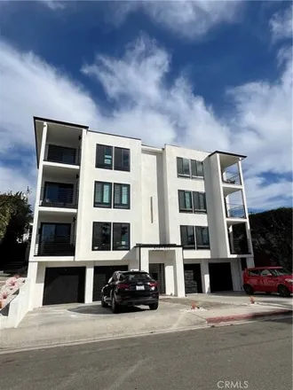 Rent this 2 bed condo on 426 Cypress Drive in Laguna Beach, CA 92651