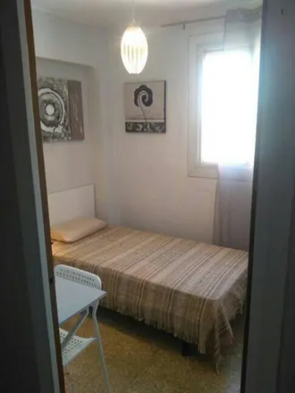 Rent this 3 bed room on Carrer de Josep Soto Micó in 42, 46017 Valencia