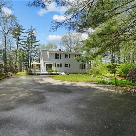 Image 3 - 84 Cedar Swamp Road, Greenville, Providence County, RI 02917, USA - House for sale