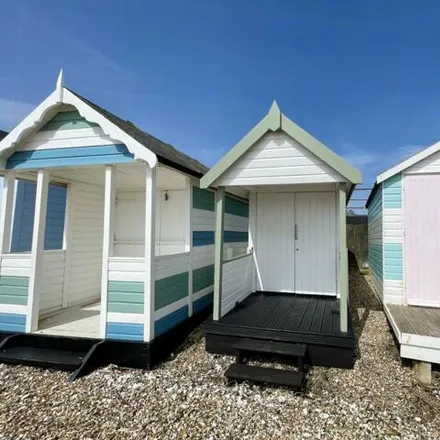Buy this studio house on Thorpe Esplanade in Southend-on-Sea, SS1 3NP