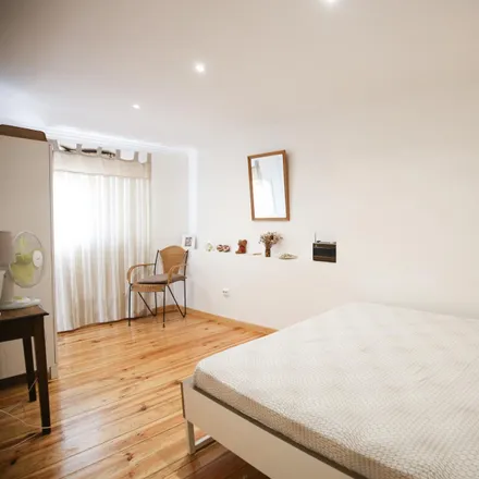 Rent this 5 bed room on Rua da Cruz dos Poiais 63 in 1200-320 Lisbon, Portugal