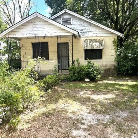 Buy this 2 bed house on 670 Cotton Avenue in Albany, GA 31701