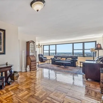 Image 2 - Silver Towers, Queens Boulevard, New York, NY 11415, USA - Apartment for sale
