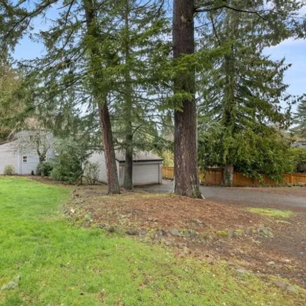 Buy this 6 bed house on 12239 Southeast Henderson Street in Portland, OR 97236