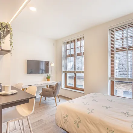 Rent this 1 bed apartment on Parijsstraat 65 in 3000 Leuven, Belgium