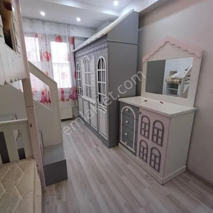 Rent this 2 bed apartment on platform in Atatürk Caddesi 27, 34164 Güngören