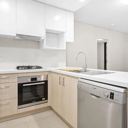 Image 5 - 40-44 Edgeworth David Avenue, Waitara NSW 2077, Australia - Apartment for rent