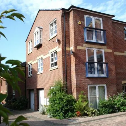 Rent this 1 bed room on 28 Wellowgate Mews in Grimsby, DN32 0RY