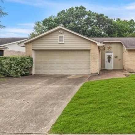 Buy this 2 bed house on 1092 Oxford Drive in Pearland, TX 77584