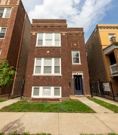 Rent this 2 bed apartment on 2850 West Barry Avenue in Chicago, IL 60618