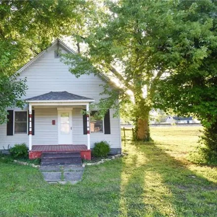 Buy this 2 bed house on 469 East 1st Street in Staunton, IL 62088