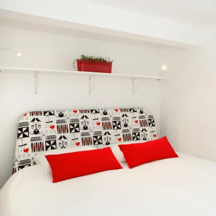Rent this 1 bed apartment on Rua da Regueira 70 in 1100-126 Lisbon, Portugal