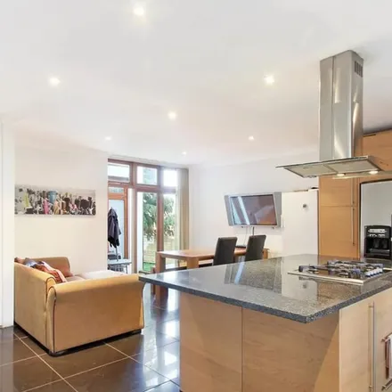 Image 1 - St Faith's Road, West Dulwich, London, SE21 8JD, United Kingdom - Apartment for rent