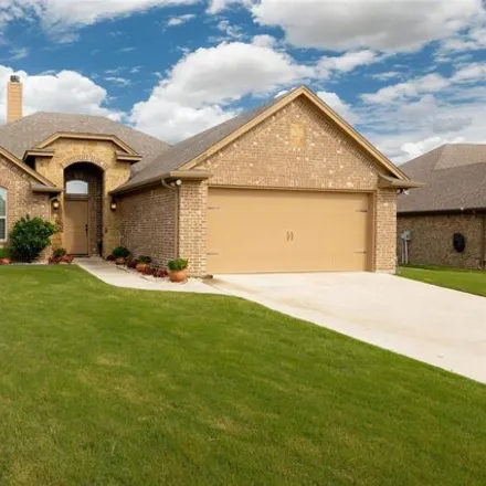 Buy this 3 bed house on Hilltop Drive in Weatherford, TX 76086