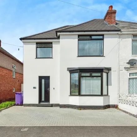 Buy this 3 bed duplex on Heatherdale Road in Liverpool, L18 5HF