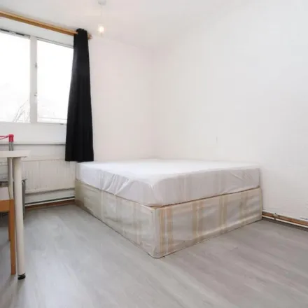 Image 2 - 224 Stepney Way, Ratcliffe, London, E1 3EZ, United Kingdom - Apartment for rent