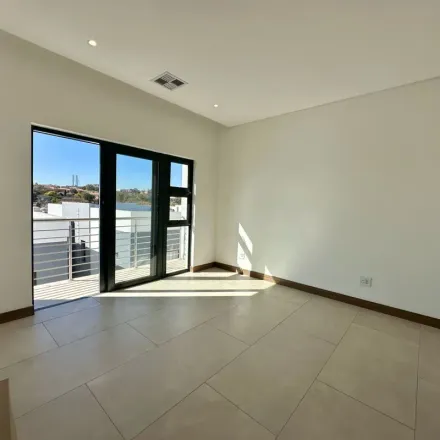 Image 2 - unnamed road, Strathavon, Sandton, 2052, South Africa - Townhouse for rent