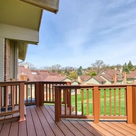 Image 3 - Hillcrest Circle West, West Bloomfield Township, MI 48322, USA - Condo for sale