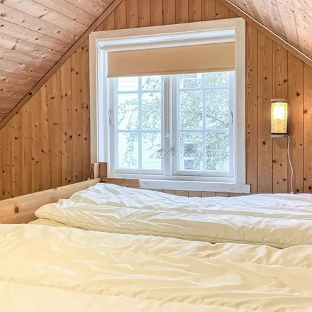 Rent this 2 bed house on Frelserens kirke in Kirkegaten, 4550 Farsund