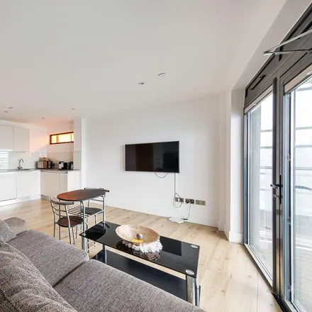 Image 4 - Parkview Apartments, Chrisp Street, London, E14 6ET, United Kingdom - Apartment for rent