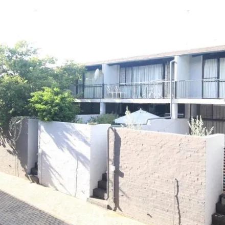Rent this 1 bed apartment on 372 King's Highway in Menlo Park, Pretoria