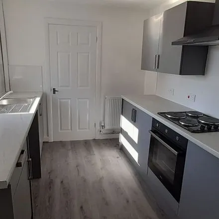 Rent this 3 bed apartment on 194 Alliance Avenue in Hull, HU3 6QZ