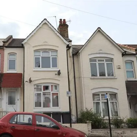 Rent this 3 bed apartment on 180 Wightman Road in London, N8 0BT