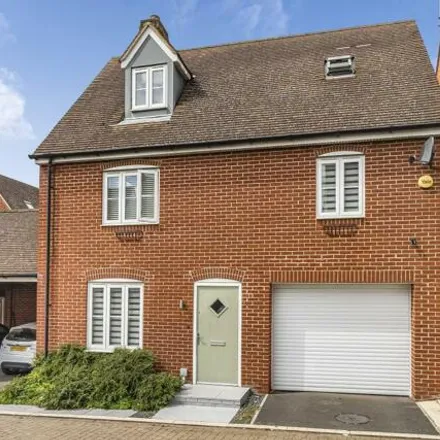 Buy this 4 bed house on Ringlet Way in Buckinghamshire, HP19 9BS