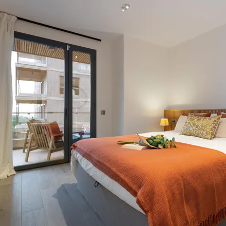 Rent this 2 bed apartment on Avinguda dels Traginers in 08950 Esplugues de Llobregat, Spain