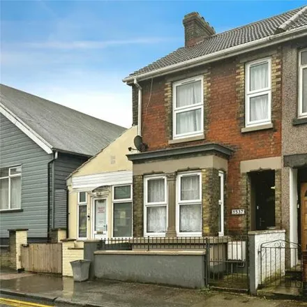 Rent this 1 bed townhouse on Upper Gillingham Conservative Club in 541 Canterbury Street, Hale
