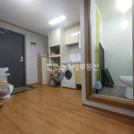 Rent this studio apartment on 서울특별시 관악구 신림동 490-19