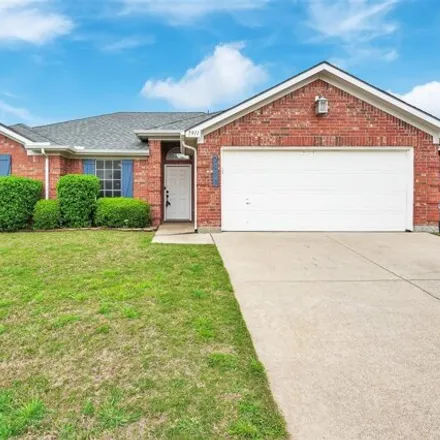 Rent this 3 bed house on 7937 Mourning Dove Drive in Arlington, TX 76002