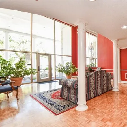 Image 4 - 2659 Bellefontaine Street, Houston, TX 77025, USA - Condo for sale