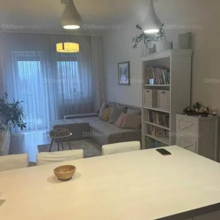 Rent this 3 bed apartment on Székesfehérvári SZC Hunyadi Mátyás Szakgimnáziuma in Székesfehérvár, Várkörút
