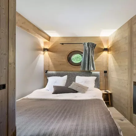 Rent this 3 bed apartment on Rte de Saint-Bon in 73120 Courchevel, France