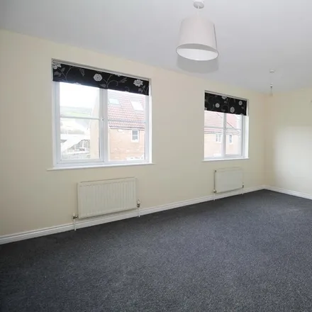 Image 5 - Nant y Dwrgi, Llanharan, CF72 9GR, United Kingdom - Townhouse for rent