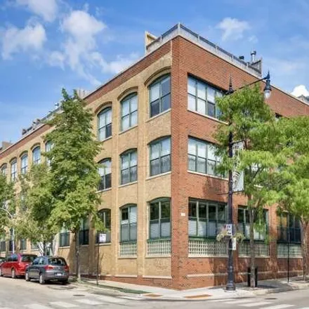 Buy this 2 bed loft on 3201 North Ravenswood Avenue in Chicago, IL 60613
