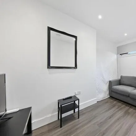 Image 2 - Kinross House, Bingfield Street, London, N1 0BH, United Kingdom - Apartment for rent
