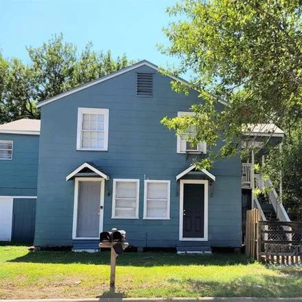 Buy this 5 bed house on 881 1st Avenue North in Texas City, TX 77590
