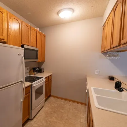 Image 7 - 8302 Westown Parkway, West Des Moines, IA 50266, USA - Condo for sale