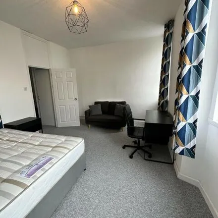 Image 6 - Guildford House, Guildford Street, Plymouth, PL4 8DS, United Kingdom - Apartment for rent