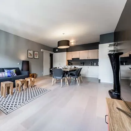Rent this 2 bed apartment on Rue de la Cathédrale 97 in 4000 Grivegnée, Belgium