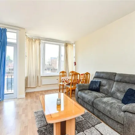 Image 2 - Lisa Edwards, High Street, Sheet, GU32 3JE, United Kingdom - Apartment for rent