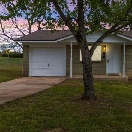 Buy this 3 bed house on 1888 West Cedar Street in Claremore, OK 74017