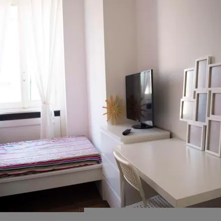 Rent this 5 bed room on Piazza Luigi di Savoia 28 in 20124 Milan MI, Italy