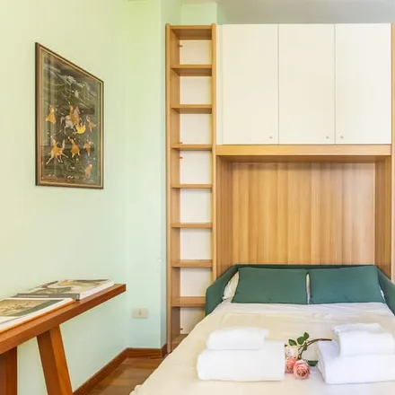 Rent this studio apartment on Via Barbadori 7