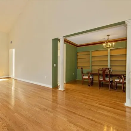 Image 7 - 531 Lawson Way, Rockville, MD 20800, USA - Condo for sale