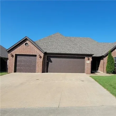 Rent this 4 bed house on 1053 Tarah Knolls Circle in Centerton, AR 72719