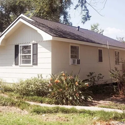 Buy this 3 bed house on 117 East 136th Street in Lafourche Parish, LA 70354