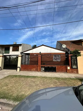 Buy this studio house on Avenida Gaspar Campos 5104 in Piñero, José C. Paz